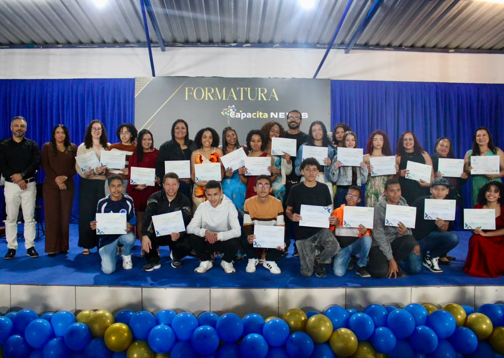 Entrega de certificados do Capacita Neves